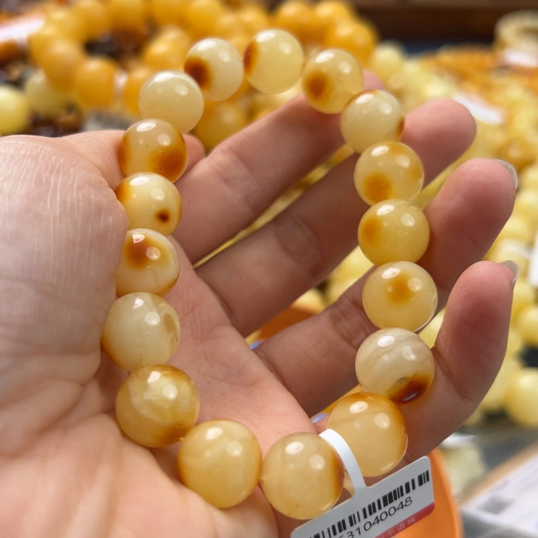 未镶嵌琥珀珠宝奇石