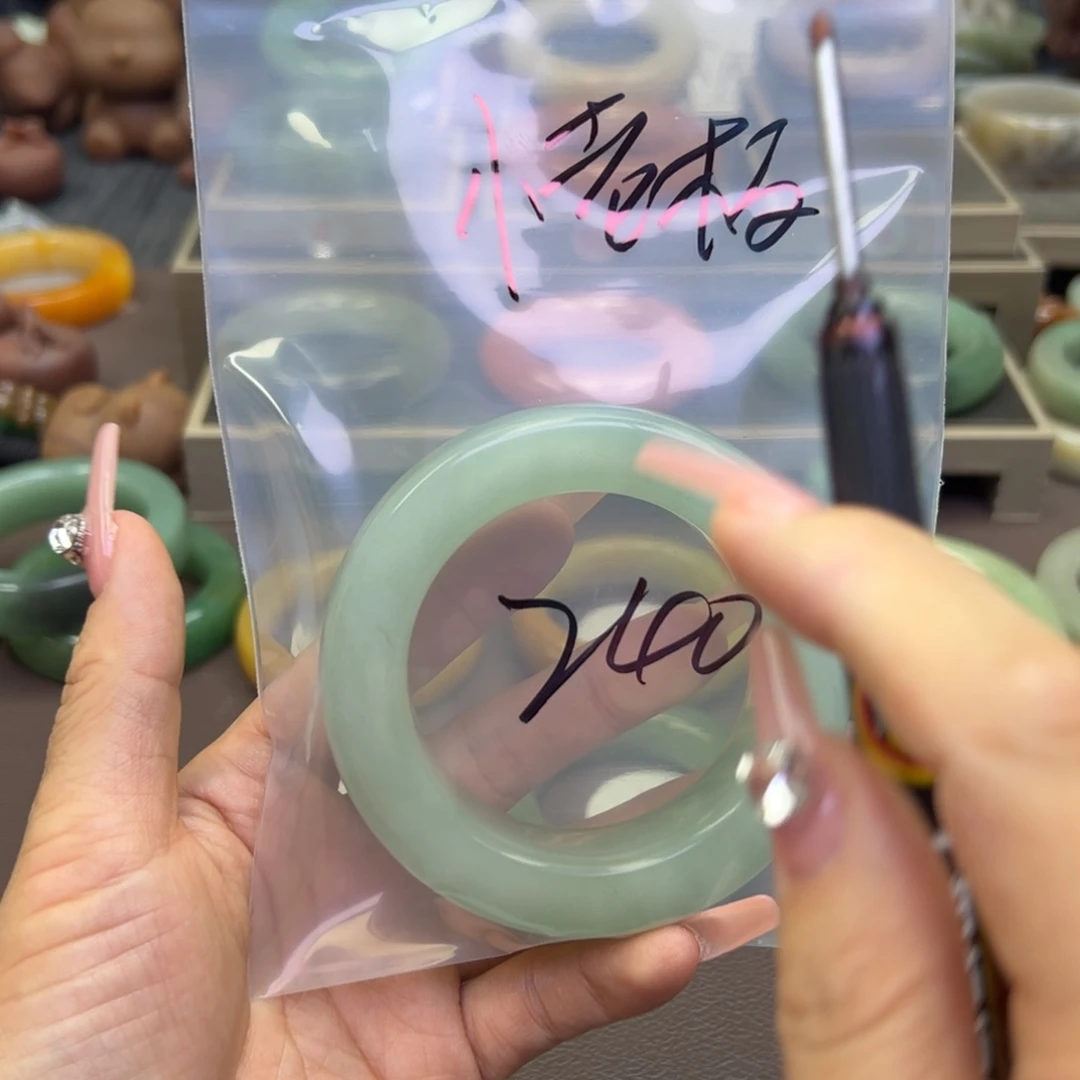 未镶嵌手镯石英岩玉屯****板