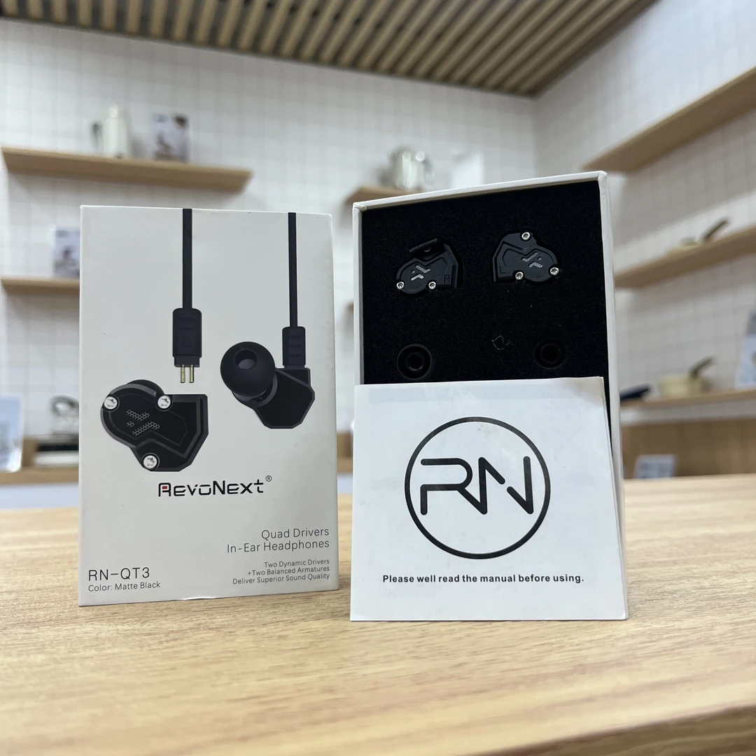 99新  孤品 QT-3入耳式发烧HIFI有线耳机
