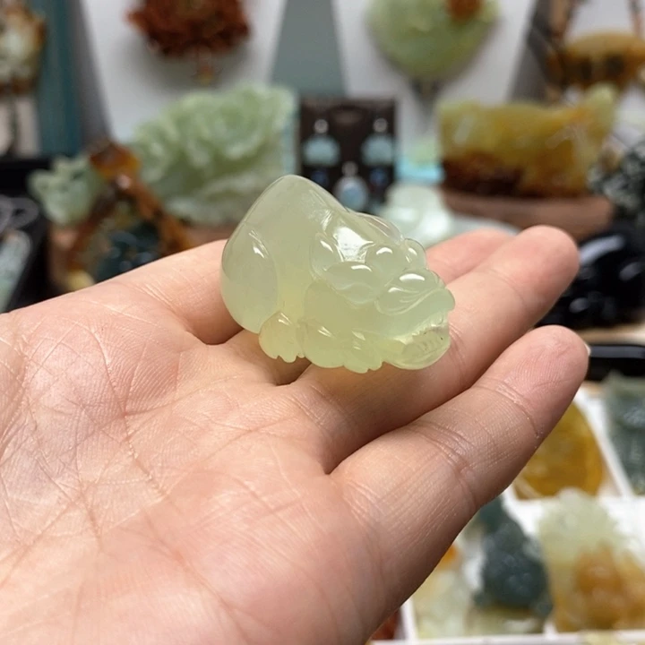 未镶嵌蛇纹石玉颈饰