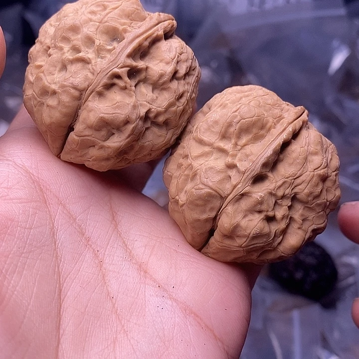 文玩核桃把件  100