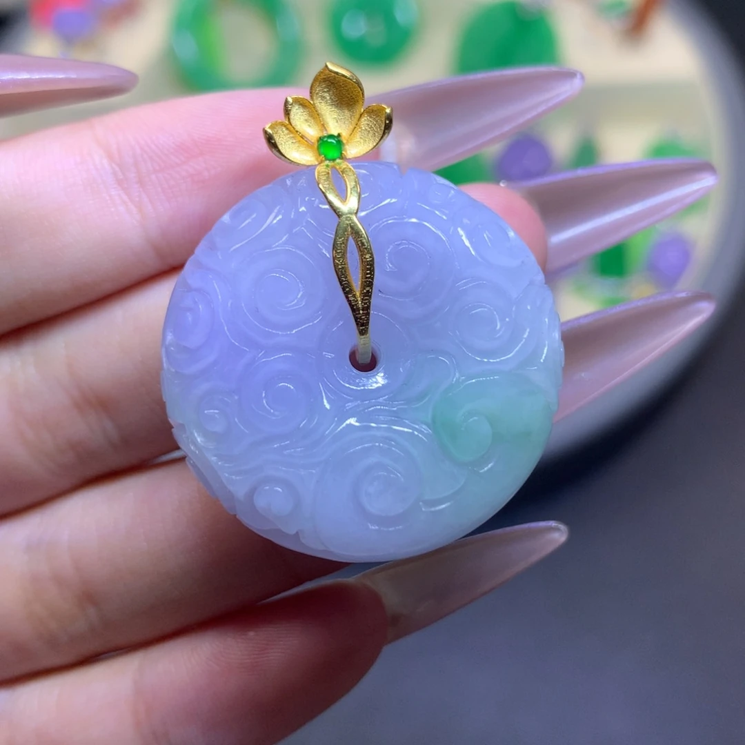 翡翠18K金镶嵌颈饰