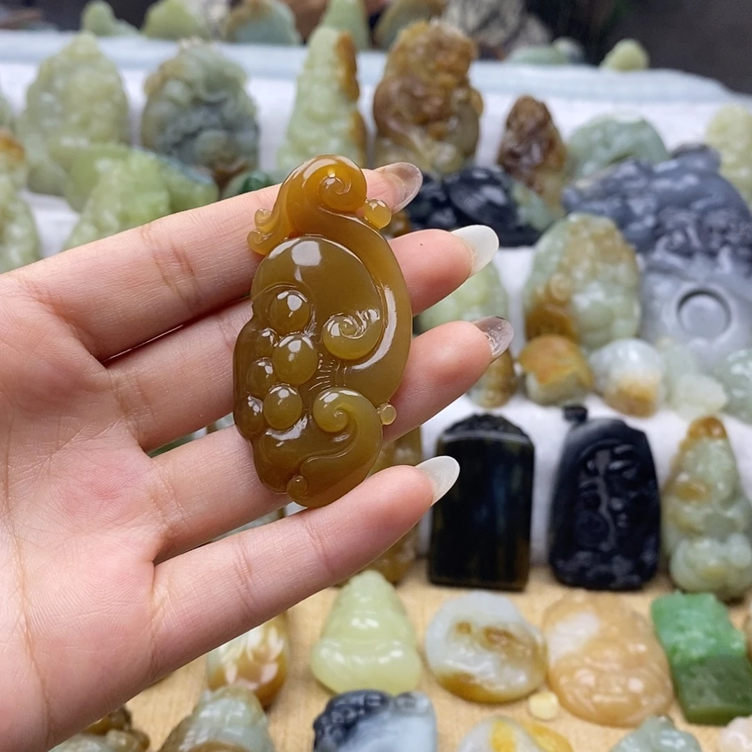 和田玉未镶嵌颈饰