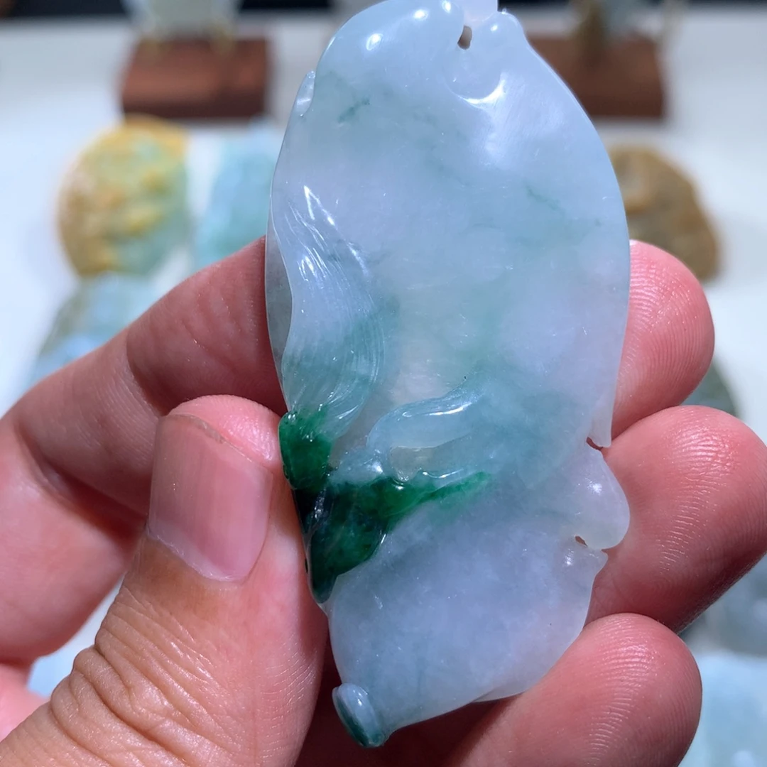 定制翡翠未镶嵌挂件