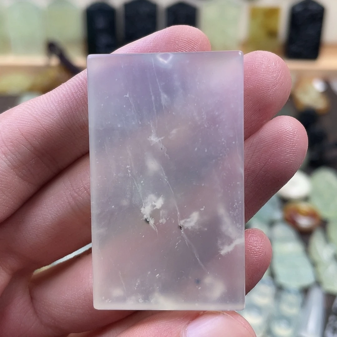 晗***贝蛇纹石玉未镶嵌颈饰