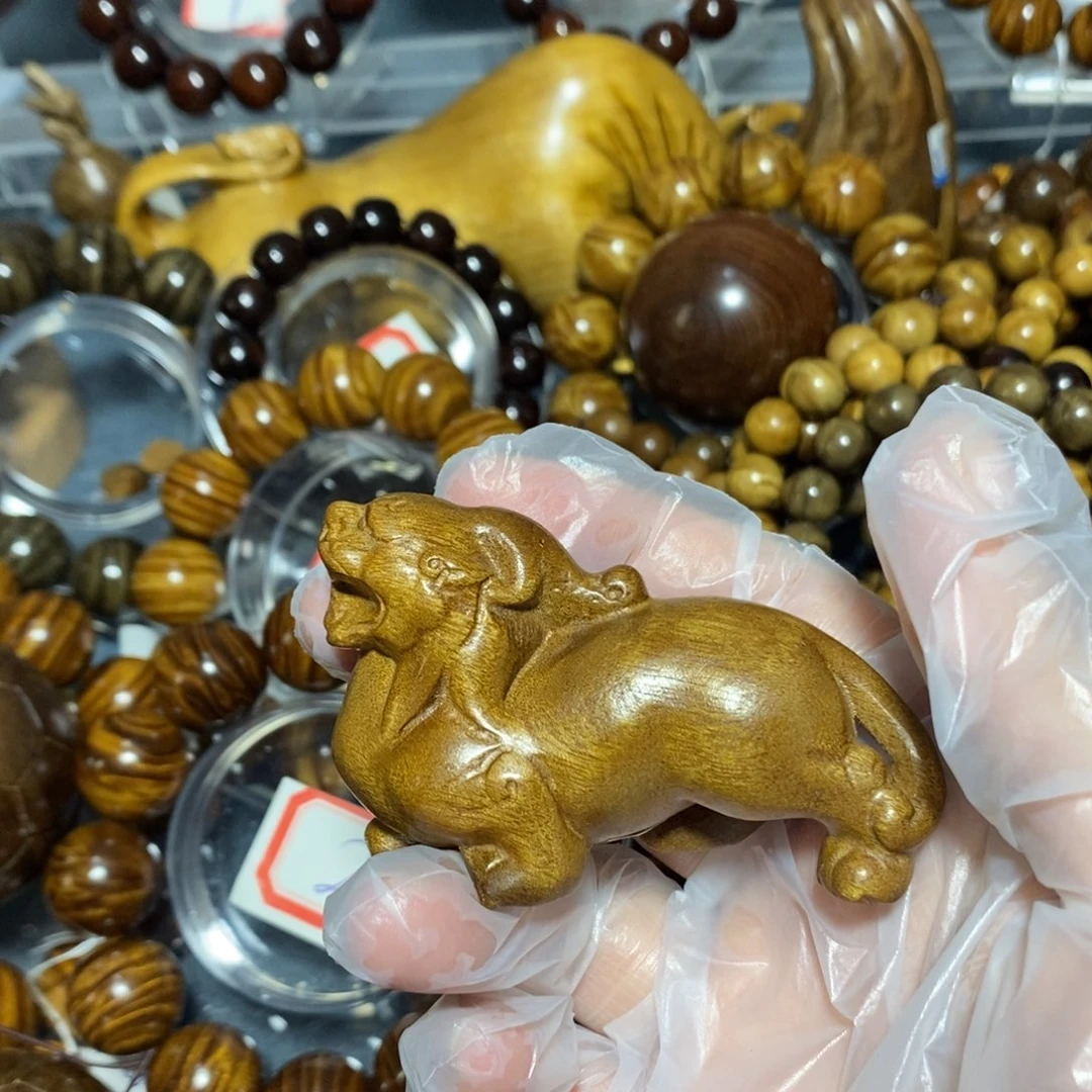 金丝楠木雕工艺品