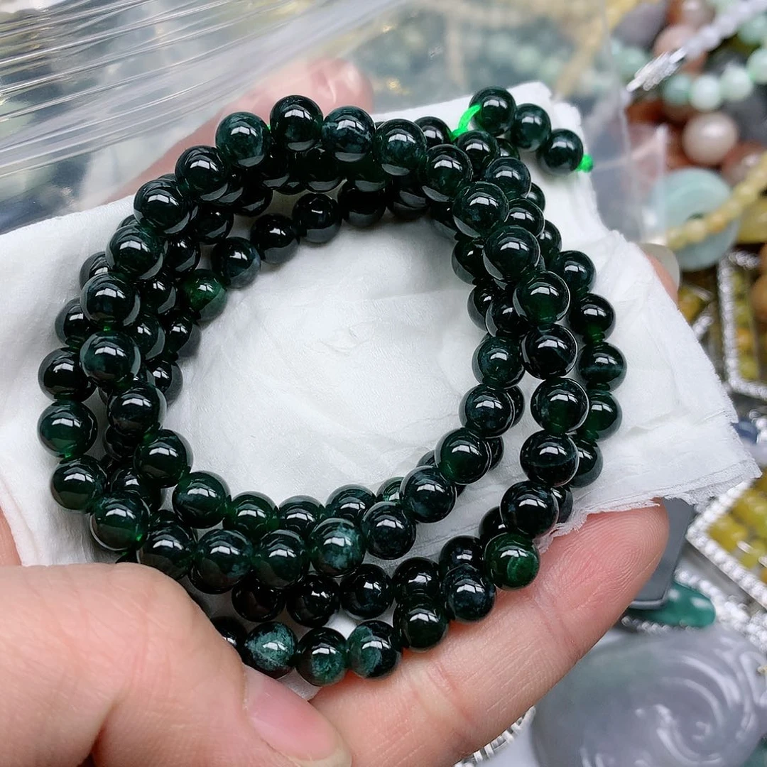 翡翠颈饰足银镶嵌翡翠