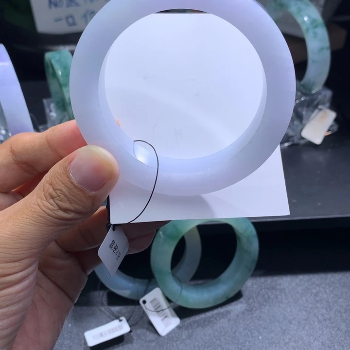 定制翡翠未镶嵌翡翠手镯