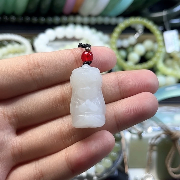 颈饰未镶嵌和田玉