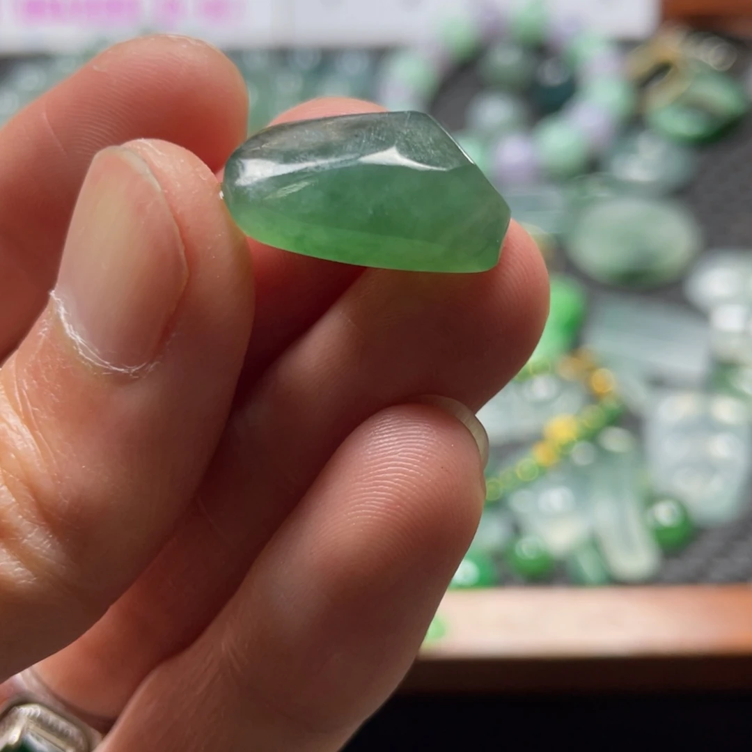 定制翡翠未镶嵌翡翠