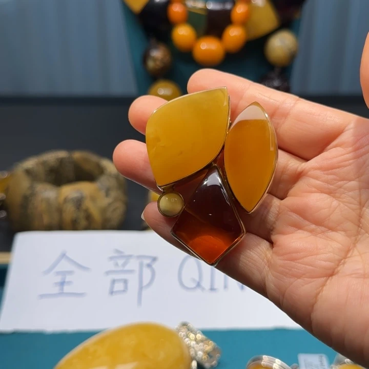 哈***妈琥珀未镶嵌颈饰波兰设计款琥珀蜜蜡
