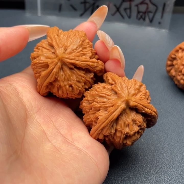 Y***生文玩核桃吊坠白狮子