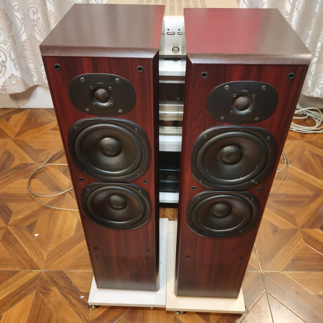 8新 JAMO/尊宝 二手尊宝175落地箱，运费自理