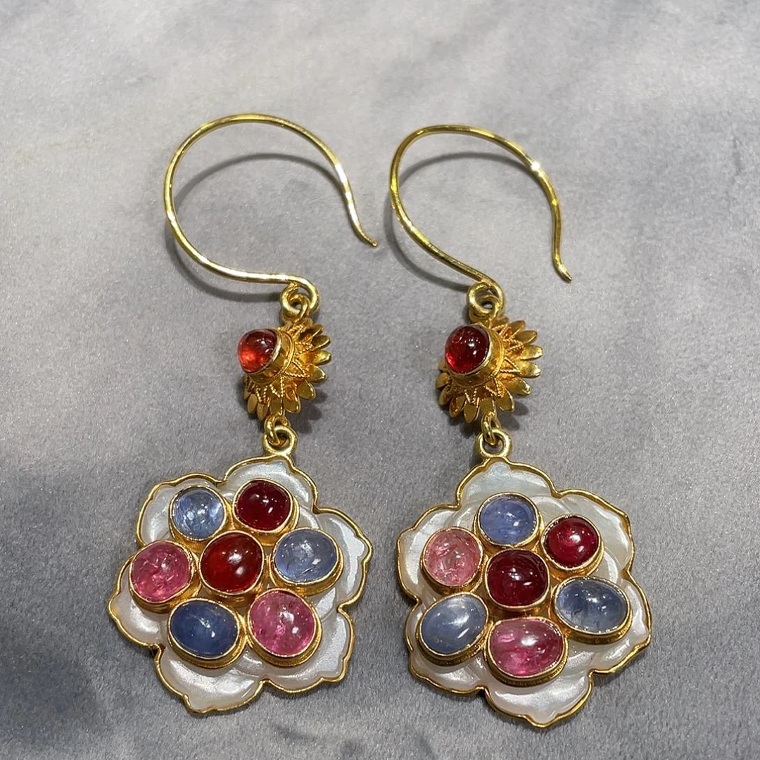 耳钉尖晶石18K金镶嵌明式宝相花宝石耳环
