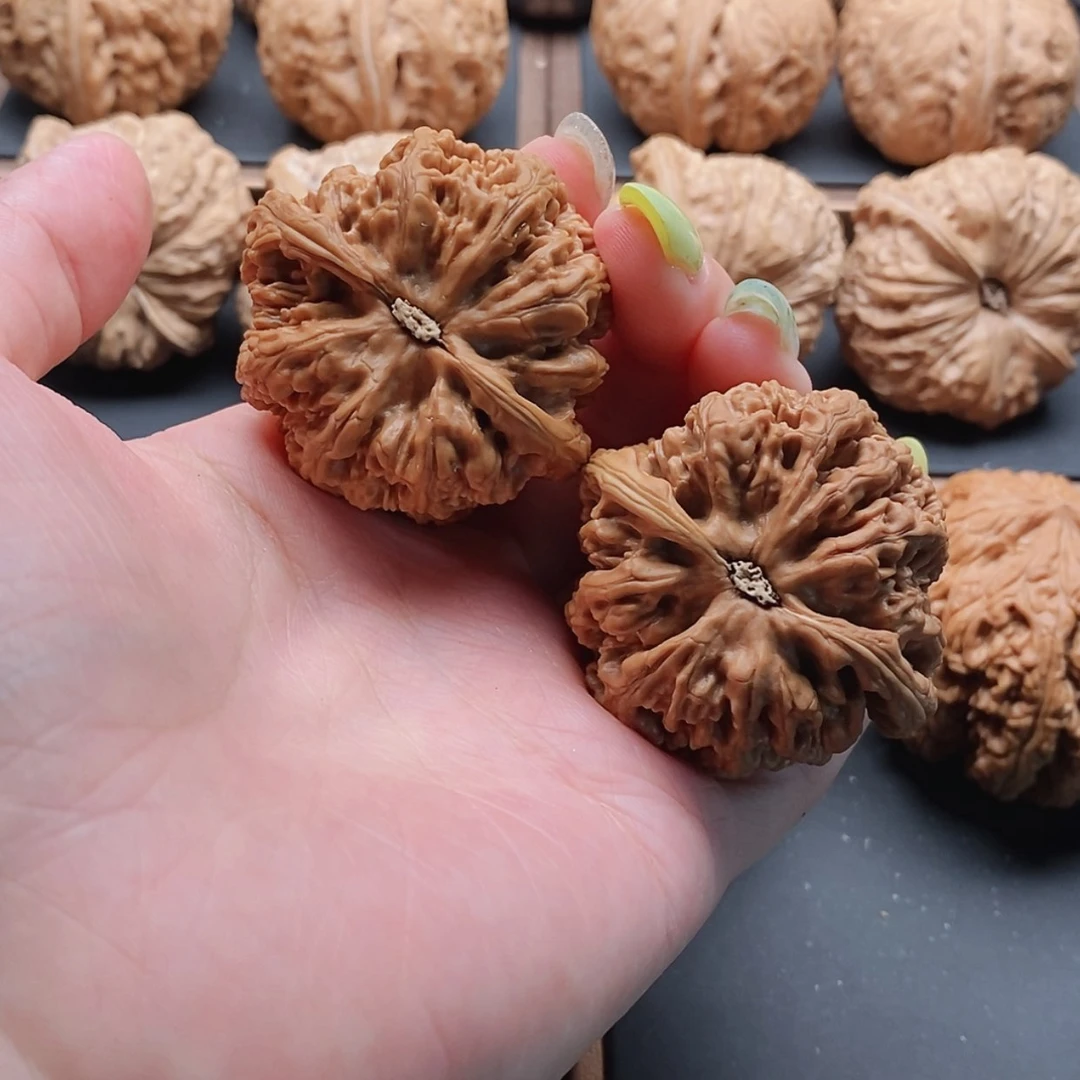 【闪购商品】文玩核桃吊坠一**丶粗筋43，修