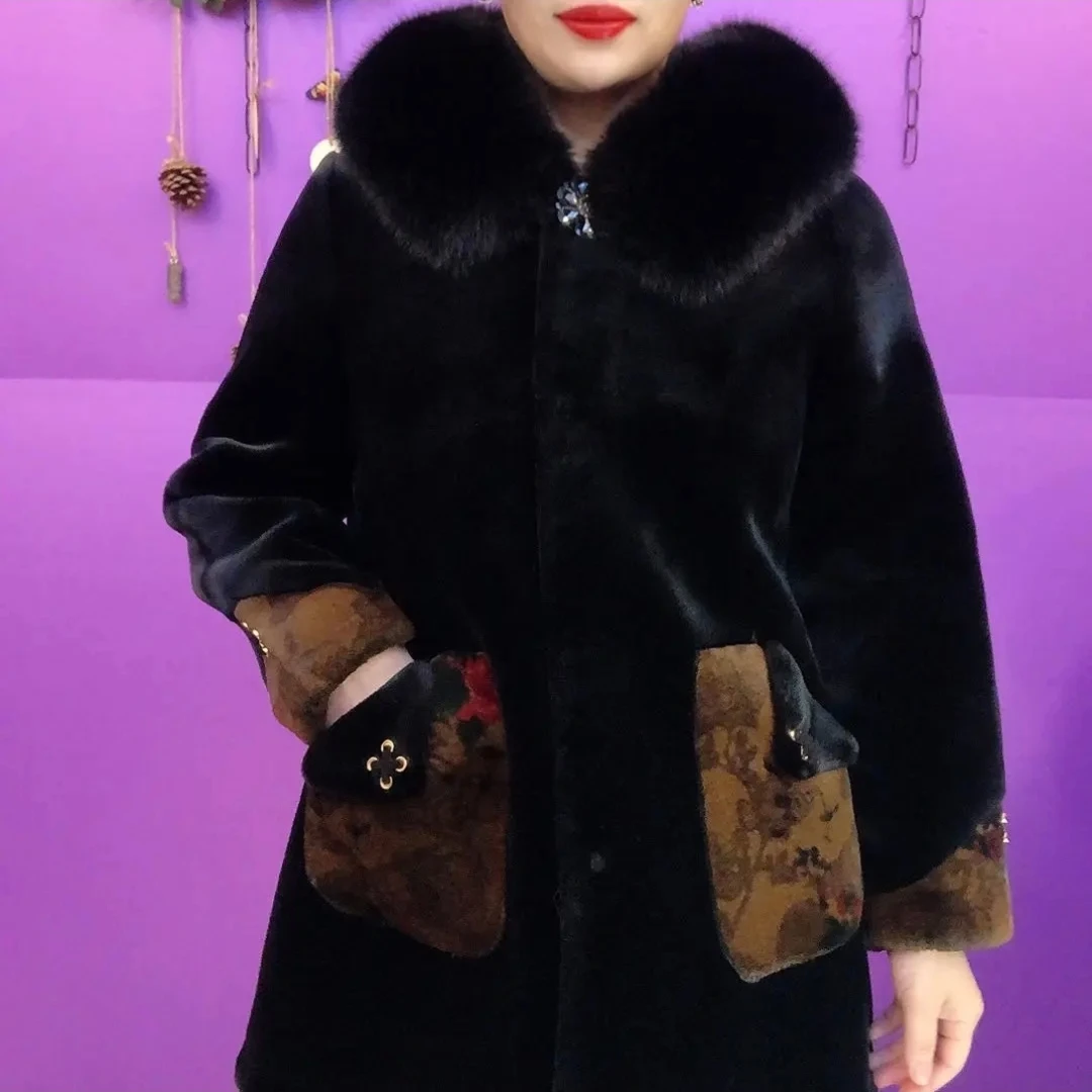 连帽款一体绒拼接外套大码女款中老年时尚妈妈装加厚