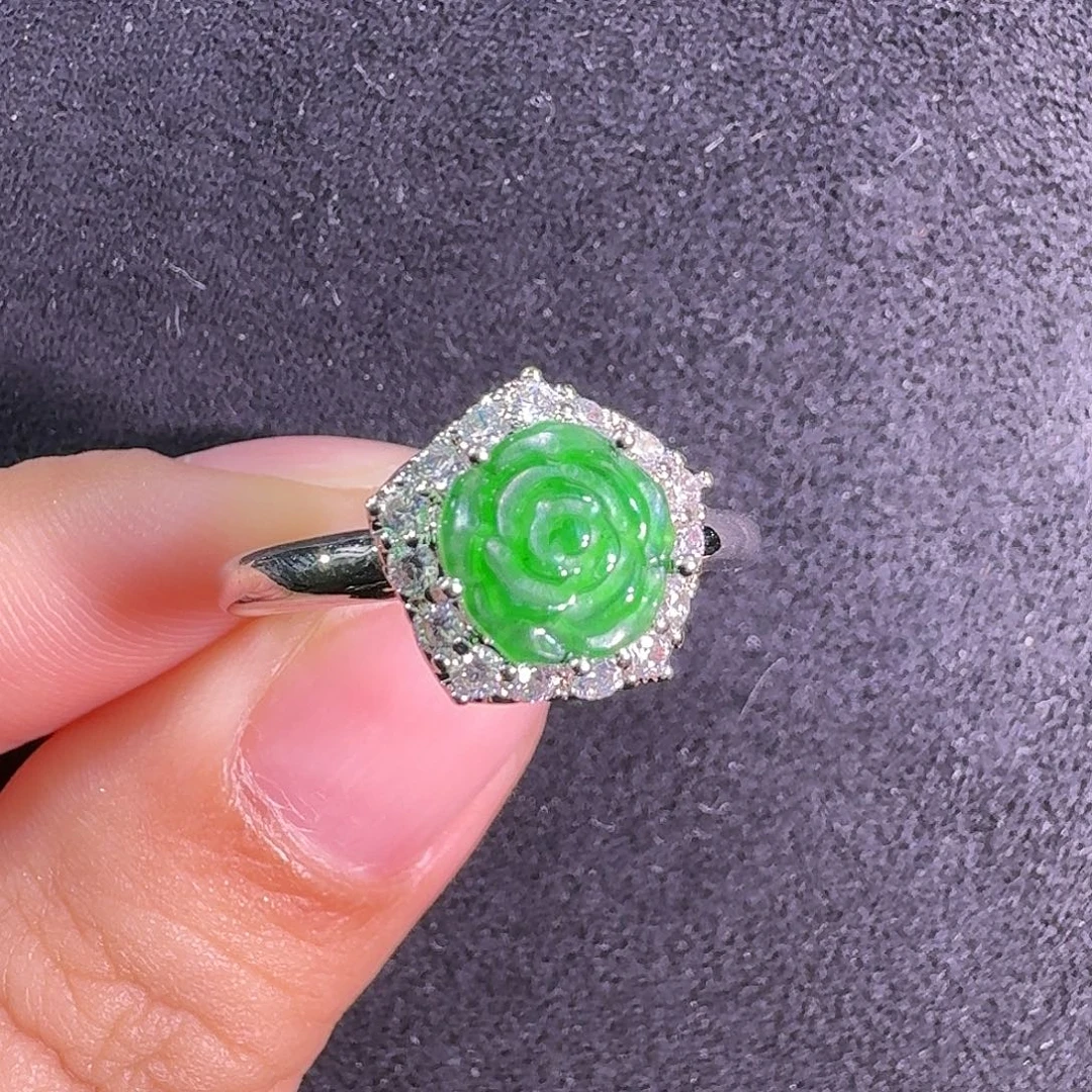翡翠未镶嵌戒指玫瑰