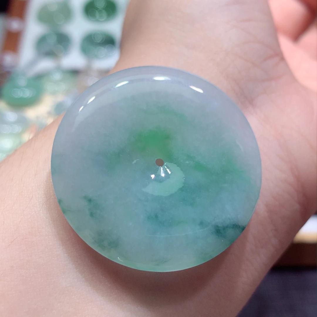 翡翠未镶嵌颈饰3