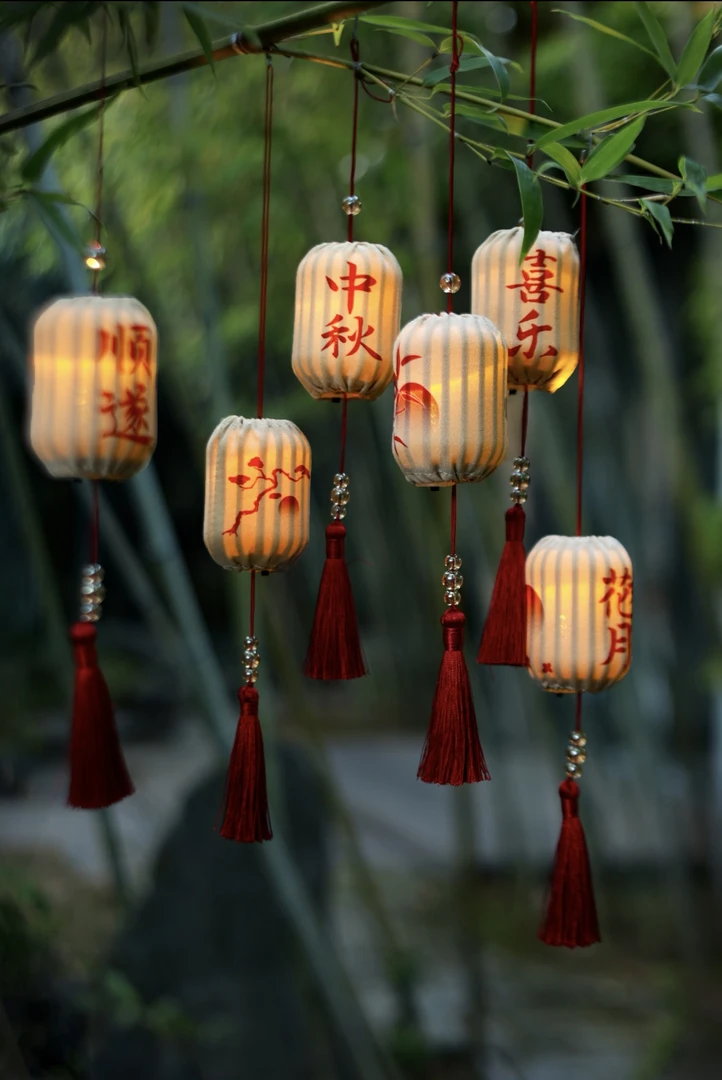 【灯火万家】2025新款中秋节发光小灯笼手工布艺灯笼户外挂件儿童