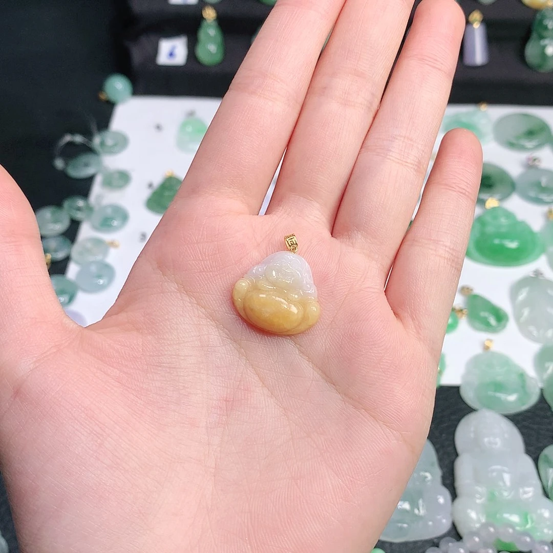 翡翠颈饰未镶嵌翡翠