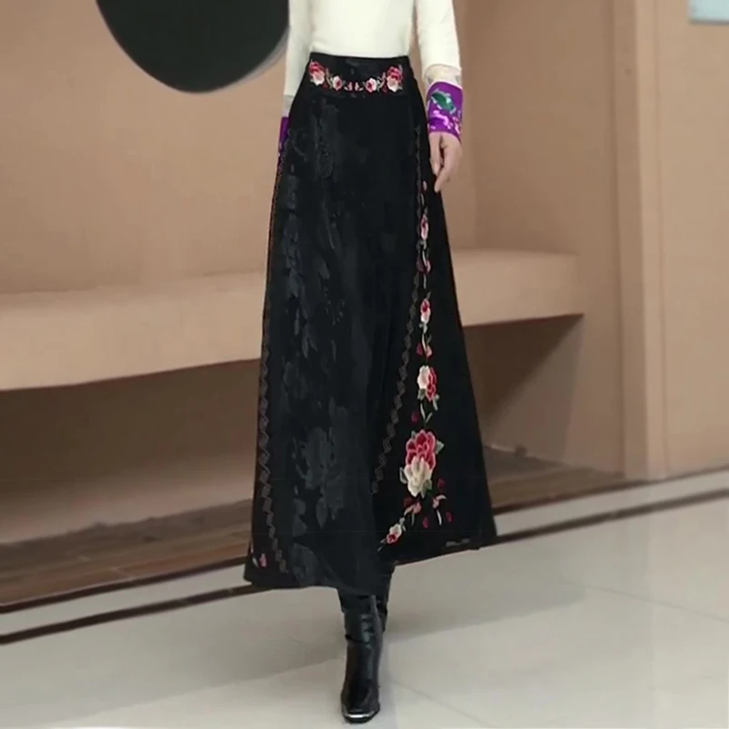 2025春季新款年货新中式重工刺绣牡丹花修身显腿长A字半身裙