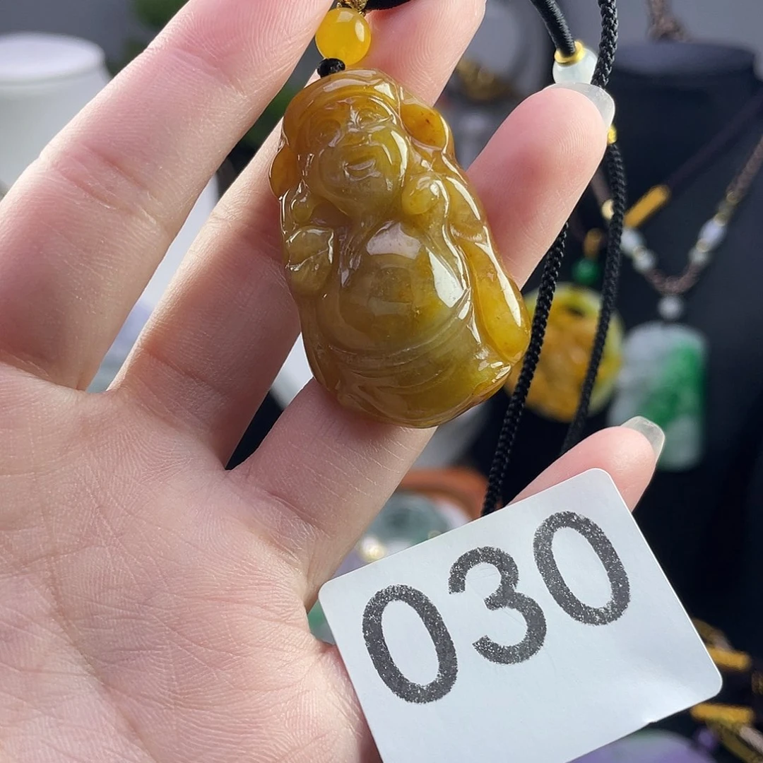 翡翠未镶嵌吊坠(赠链)