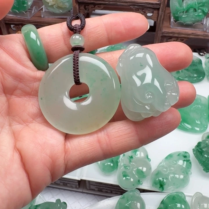 石英质玉颈饰未镶嵌霸*