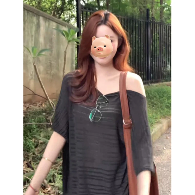 老钱风穿搭法式斜肩黑色冰丝针织短袖T恤女夏季宽松显瘦露肩上衣