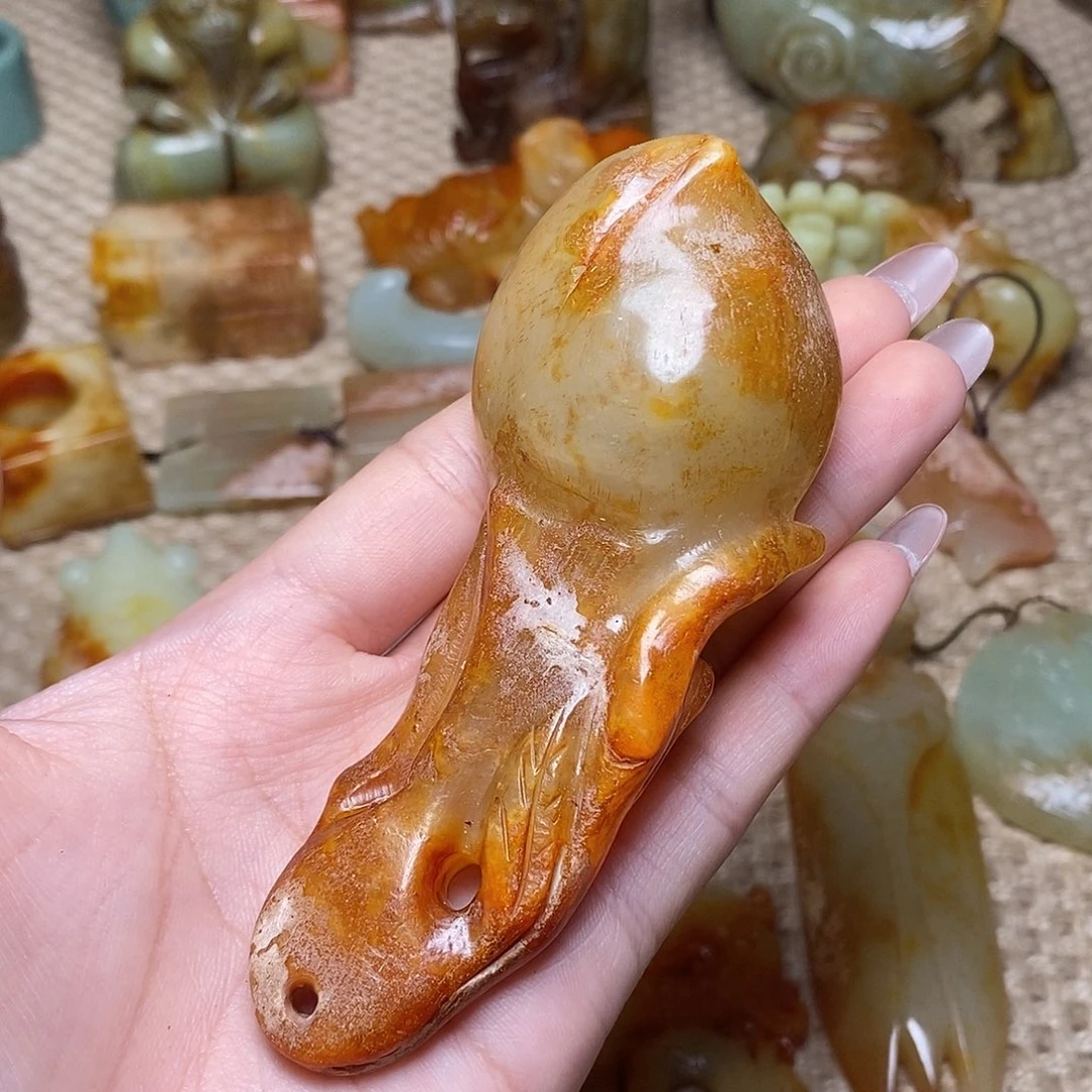 蛇纹石玉未镶嵌颈饰