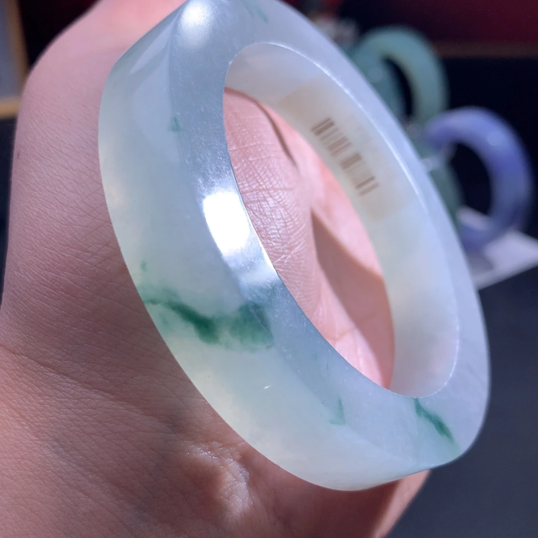 定制翡翠未镶嵌翡翠手镯