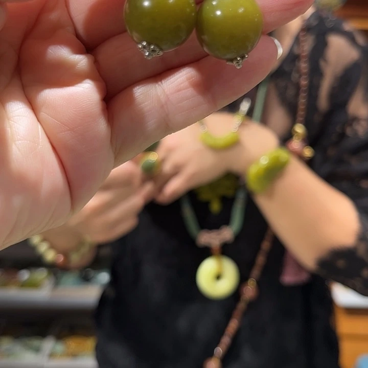 未镶嵌岫玉毛衣链