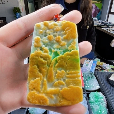 翡翠未镶嵌颈饰翡翠