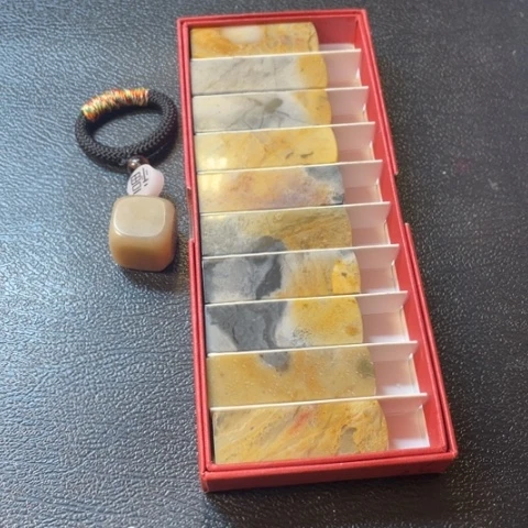 …***…昌化石印石1.5素章加2.0骰子印