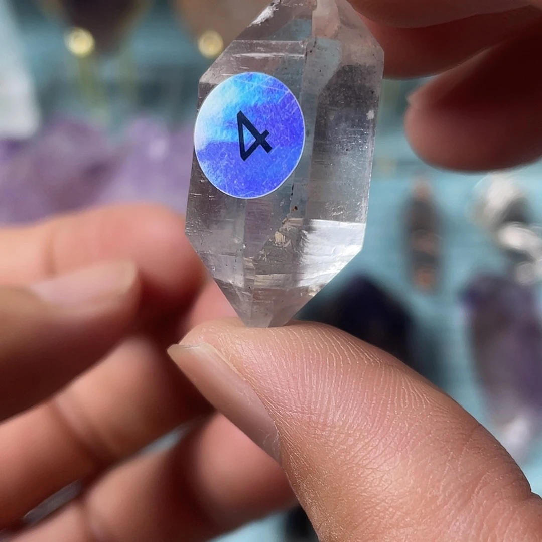 云贵川闪灵钻碧玺（处理）