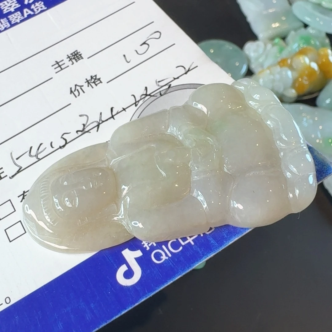 翡翠未镶嵌颈饰颈饰