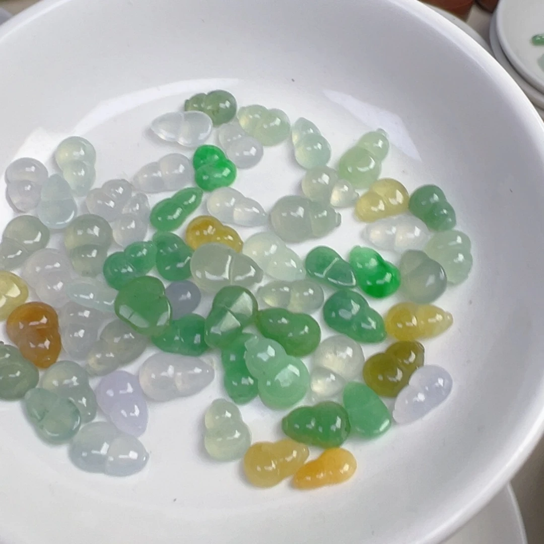 翡翠散珠葫芦一个