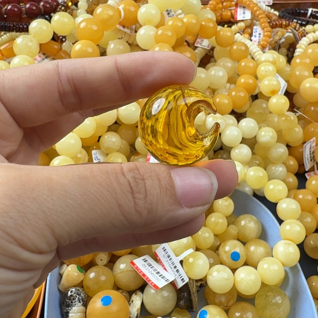 未镶嵌琥珀珠宝奇石