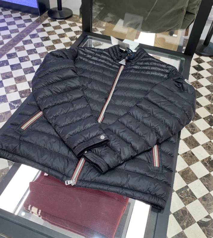 未使用 MONCLER 时尚外套