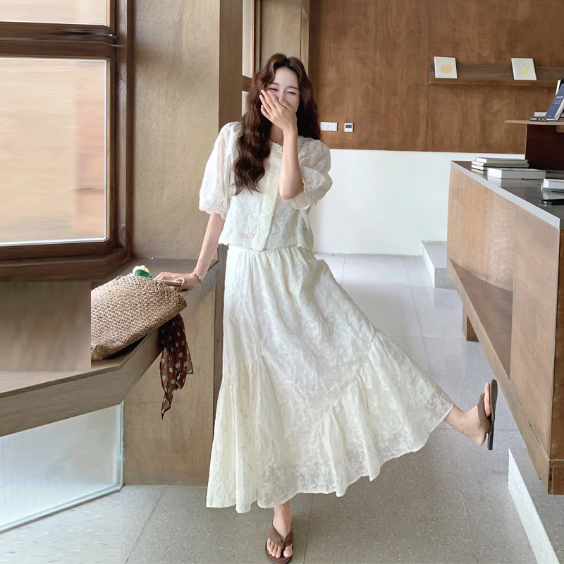 法式浪漫温柔风刺绣套装裙2025夏季新款优雅气质氛围感纯欲两件套