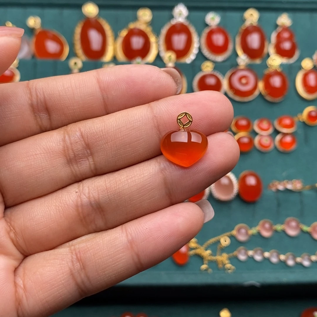 吊坠(不含链)18K金镶嵌南红玛瑙