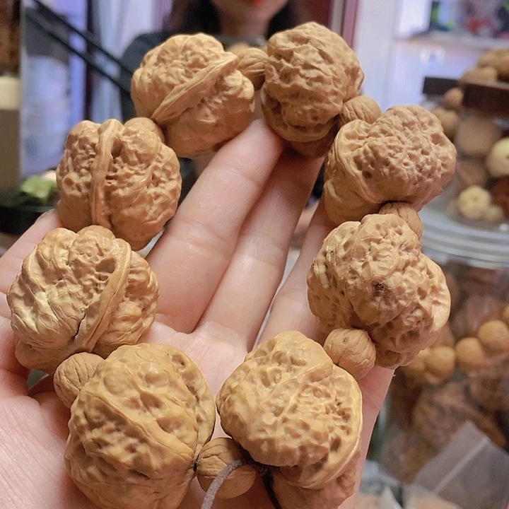 【闪购商品】文玩核桃把件一帆风顺手持身有黄