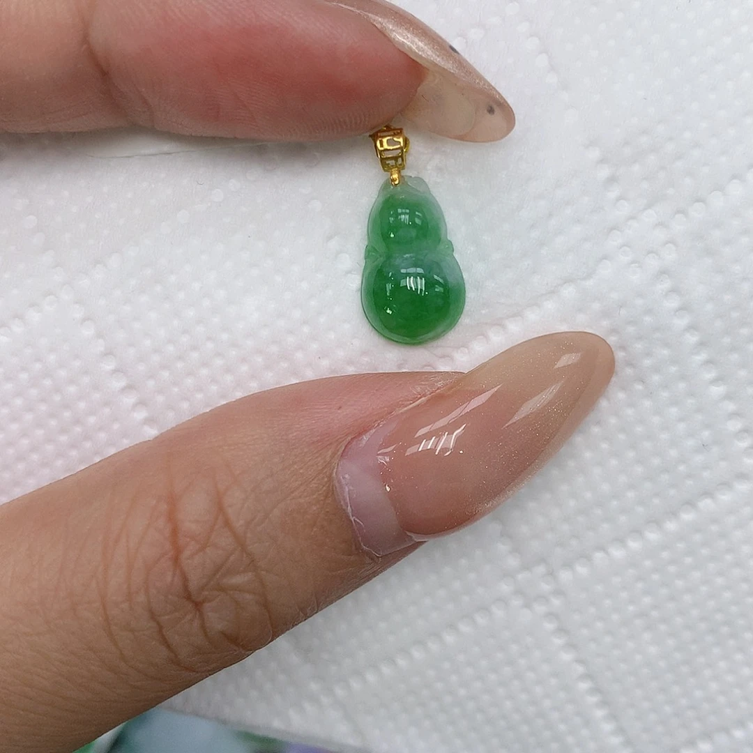 颈饰18K金镶嵌翡翠