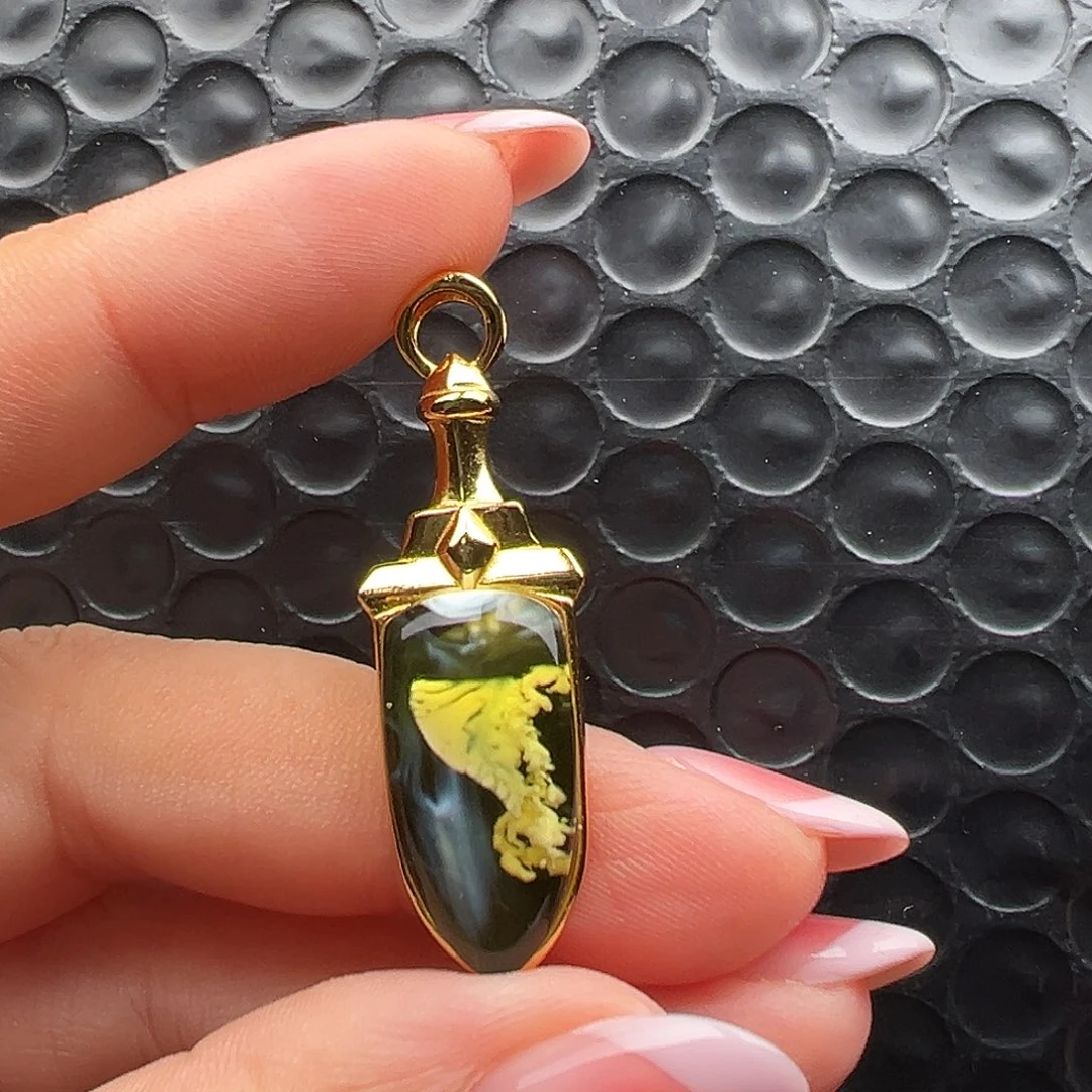 琥珀未镶嵌裸石侧挂