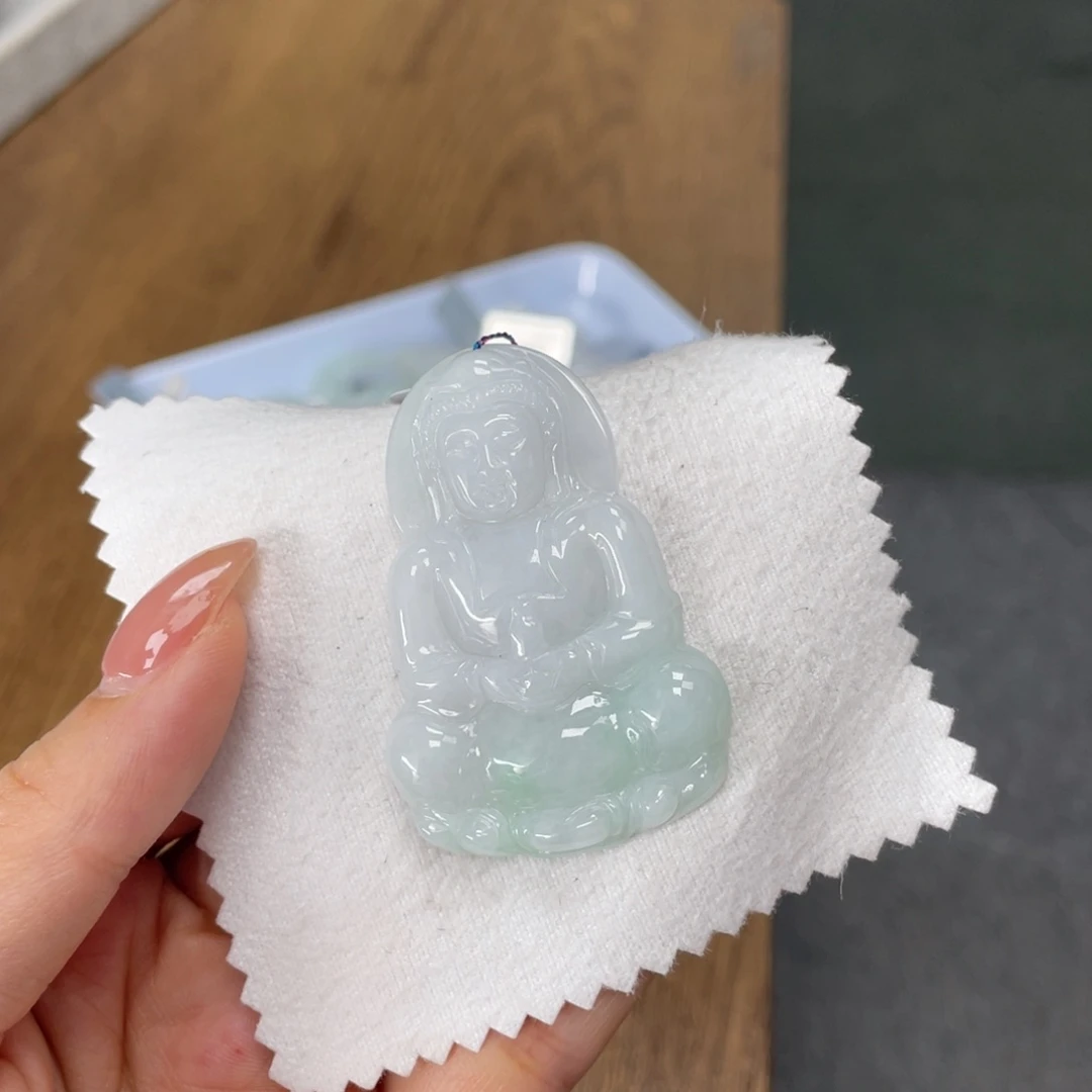 翡翠颈饰未镶嵌观音