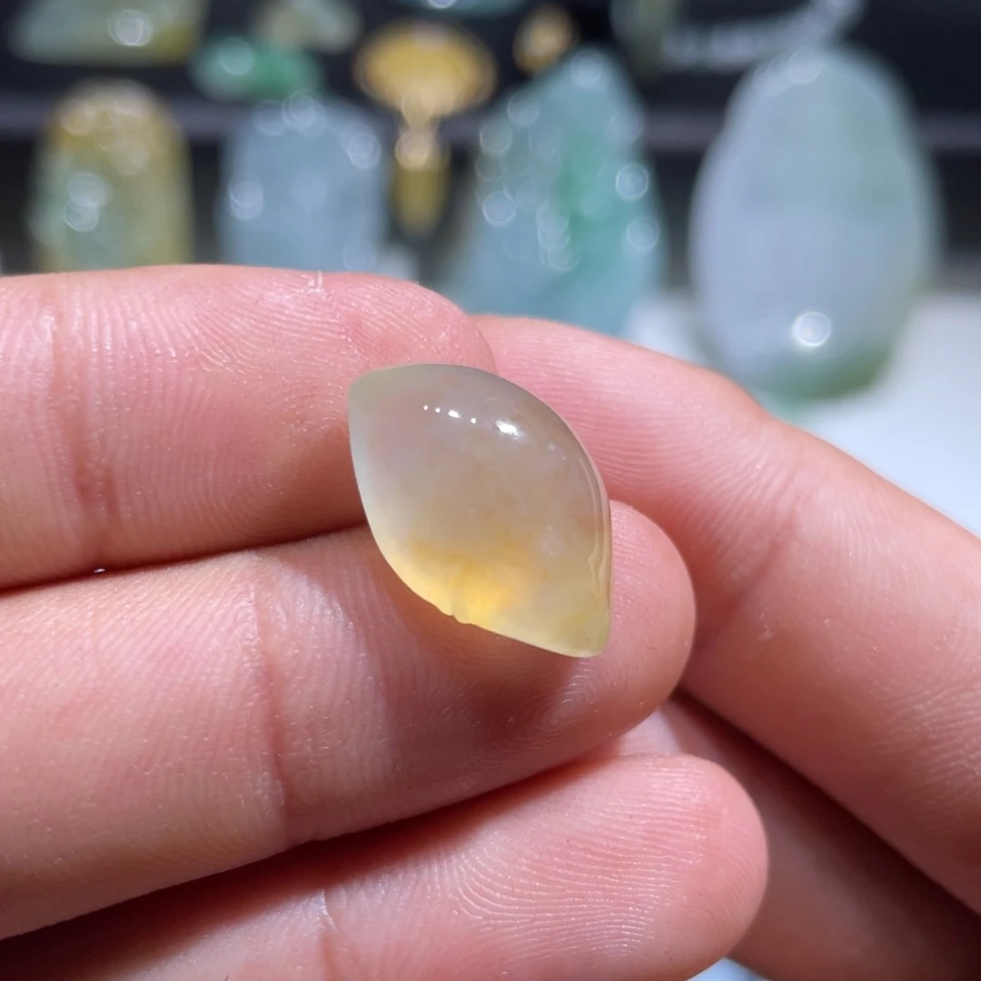 颈饰未镶嵌翡翠随形