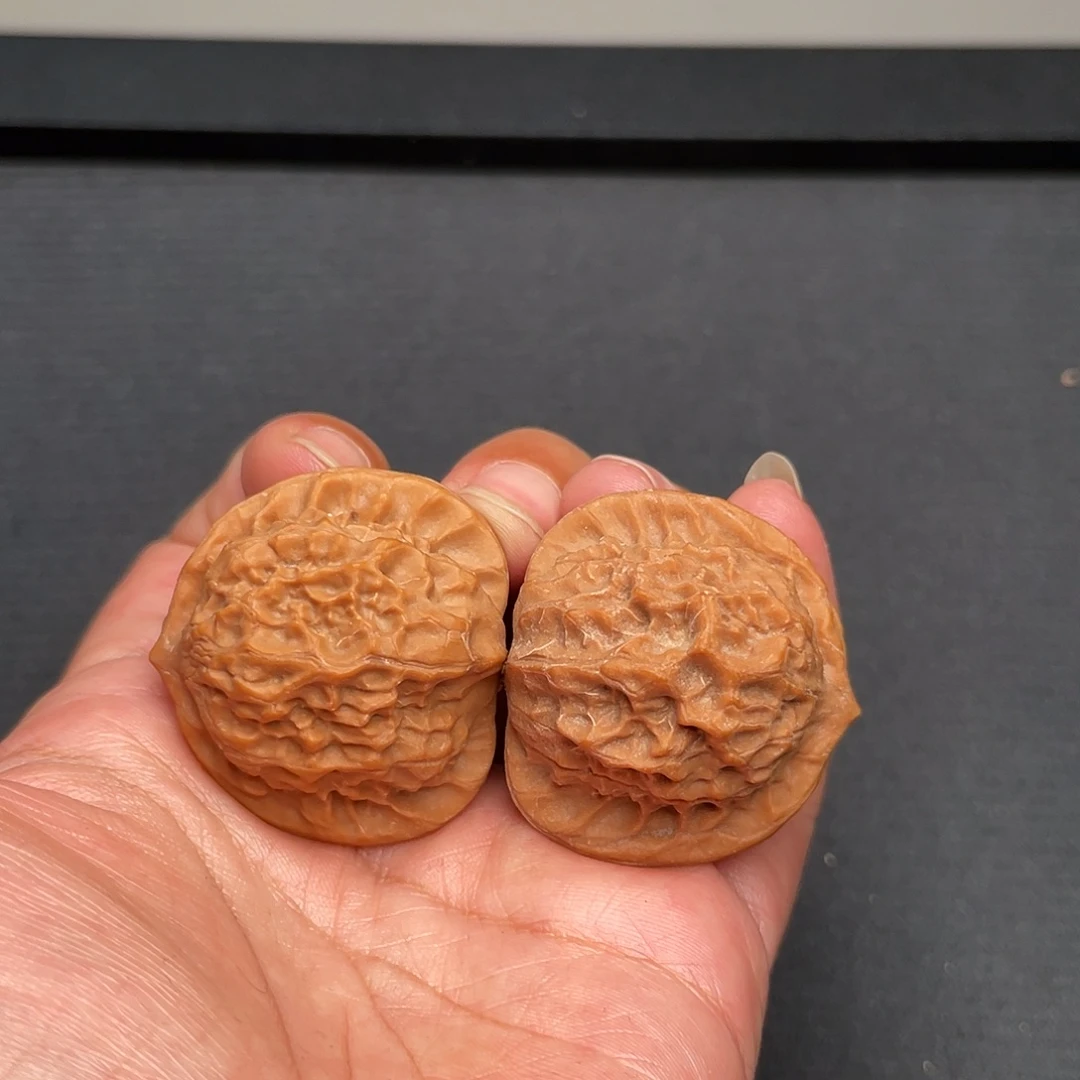 把件猴头核桃38×38全品头茬瓷娃娃XM3502