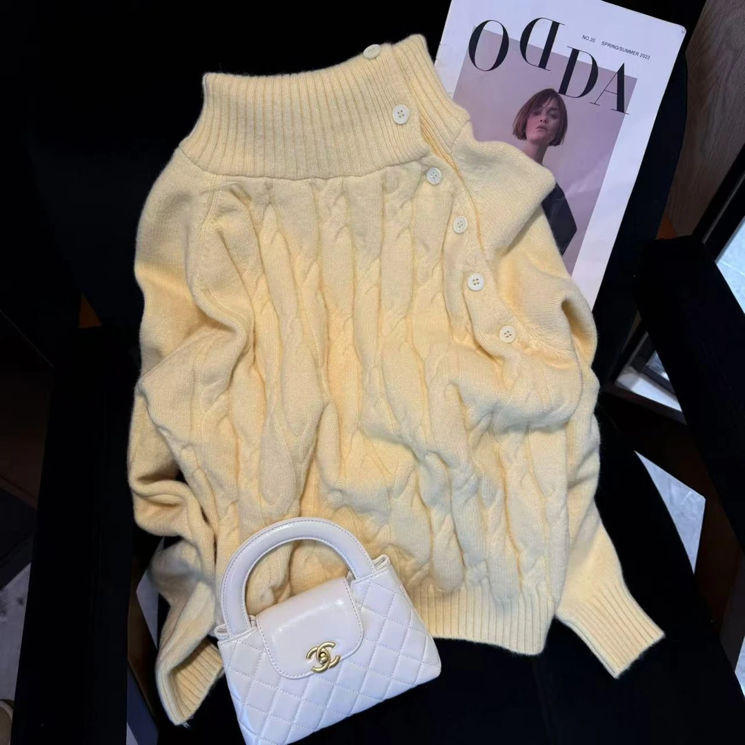 京妮儿推荐【宠粉实穿派】高级感甜美风麻花减龄斜扣翻领毛衣6937