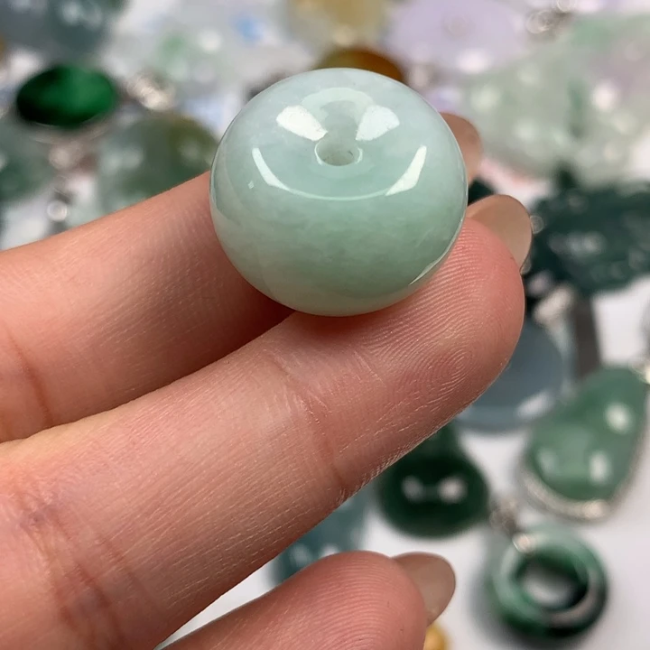翡翠未镶嵌项圈翡翠