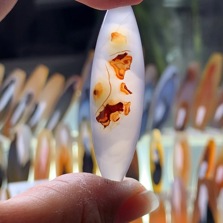 玛瑙/玉髓颈饰未镶嵌20有瑕