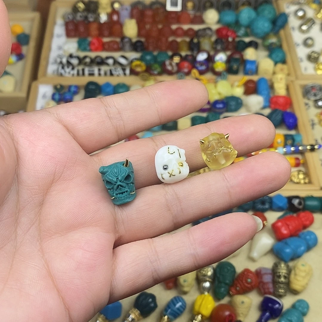 肆***°颈饰玻璃配饰如图3个配件